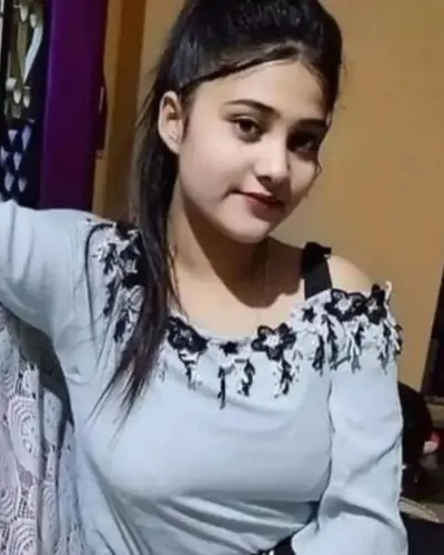 Esha Khan